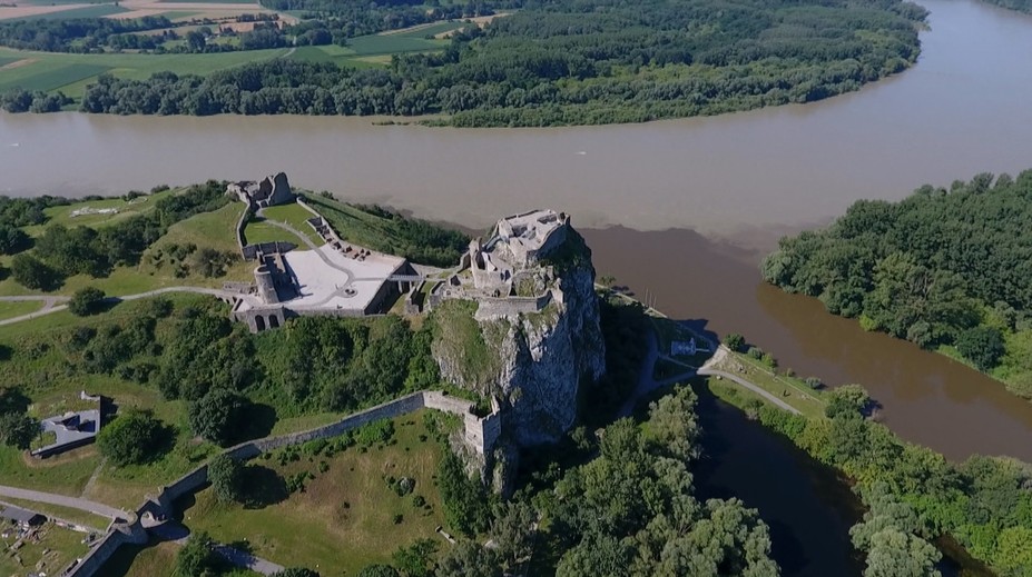 Pozrite sa s nami na hrad Devín. Jeho múry skrývajú fascinujúce príbehy