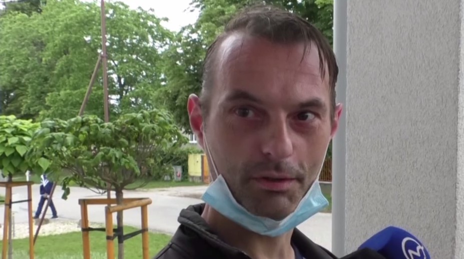 Vraj nič zlé neurobil. Prehovoril muž, ktorý sa mal vyhrážať riaditeľke školy