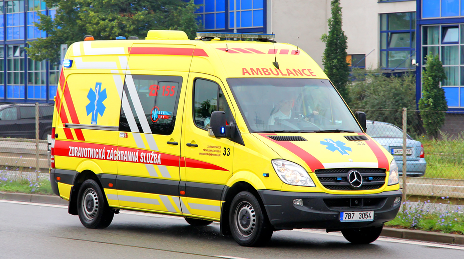 Obrovská tragédia. Iba 10-mesačné batoľa sa doplazilo na cestu, tam ho zrazilo auto