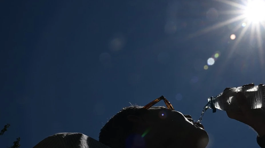 Počasie si chystá výraznú anomáliu. Niekde udrú horúčavy až do 40 °C, inde dorazí studený front