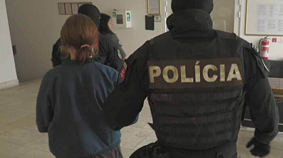 Chcel od nej sex, ona ho dobodala. Detaily desivého činu v Ilave, padnúť malo 20 rán nožom