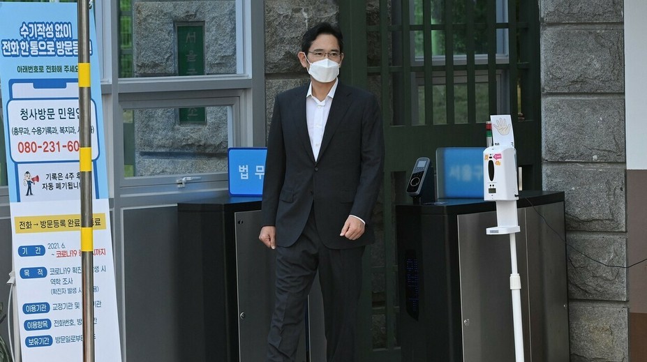 Dediča gigantu Samsungu odsúdili za nelegálne užívanie propofolu