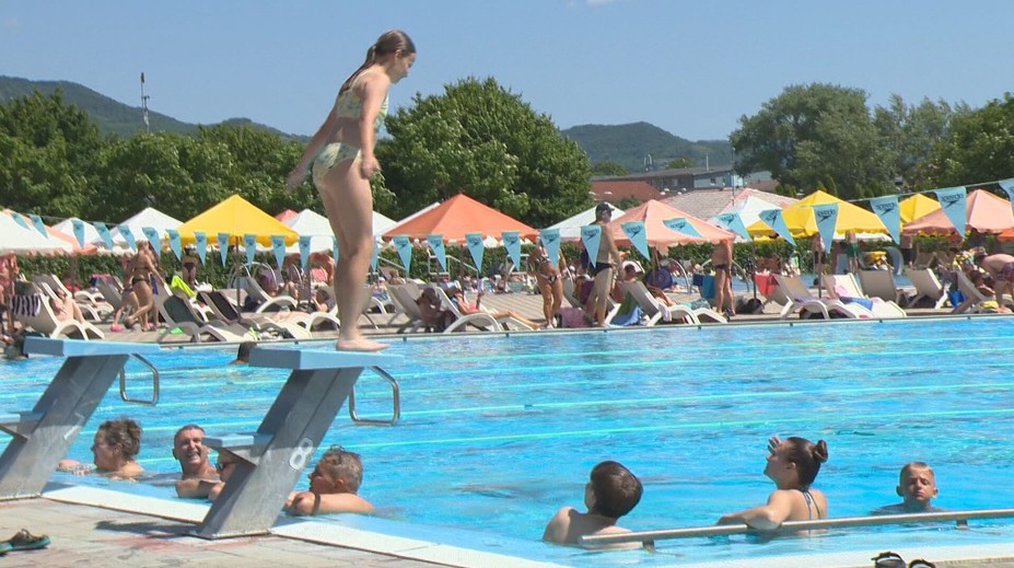Chlapec, ktorý sa nakazil parazitom, je v kritickom stave. Hygienici budú na kúpaliskách robiť mimoriadne odbery