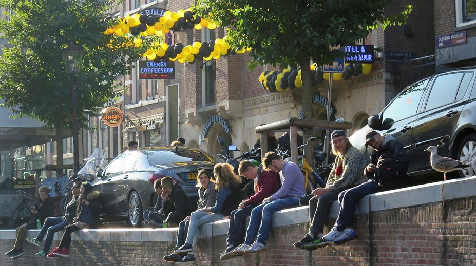 Amsterdam chce zakázať zahraničným turistom nákupy v coffee shopoch
