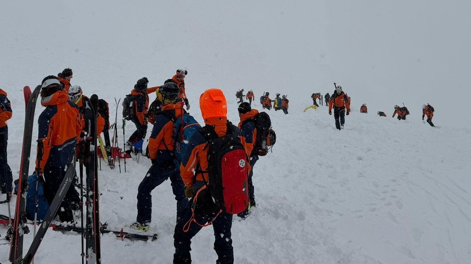 Lavína zabila v Alpách 40-ročného Slováka. Telo našli dva metre pod snehom