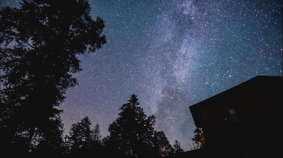 Nebeské divadlo vrcholí: Odborník prezradil najlepšie miesta pre pozorovanie Perzeidov