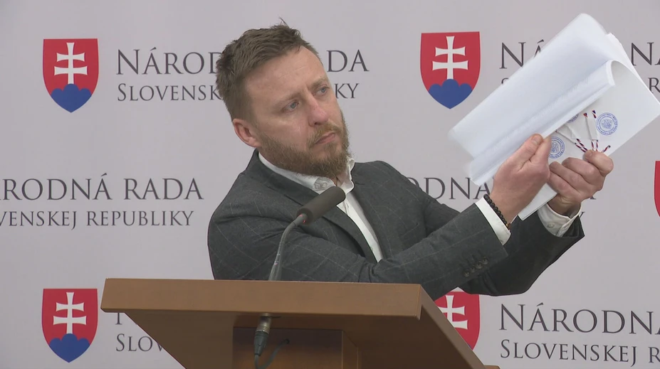Posudok, ktorým argumentoval Kotlár, má problém. Jeho autorka prišla o znalecké oprávnenie
