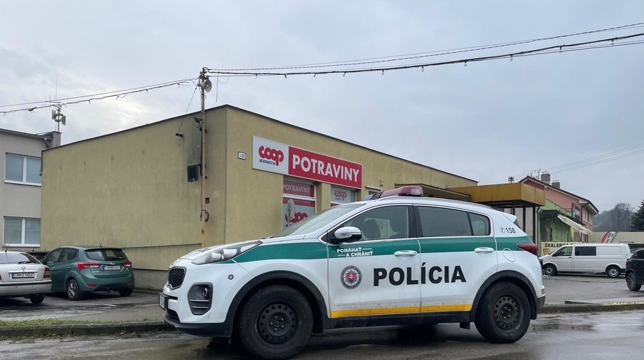 Zlodeji vykradli potraviny pri Trenčíne: Ukradli trezor a cigarety
