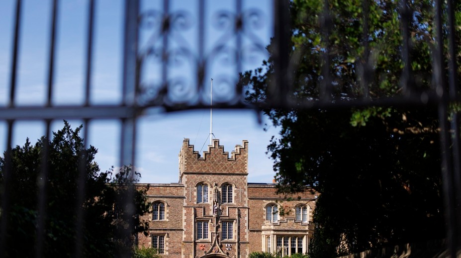 Škandál, ktorý vzbudil veľkú pozornosť, má tragický koniec. Exprofesora Cambridgeskej univerzity našli mŕtveho