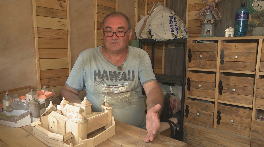 Výnimočné umenie: Bývalý vojak vyrába fascinujúce drevené modely