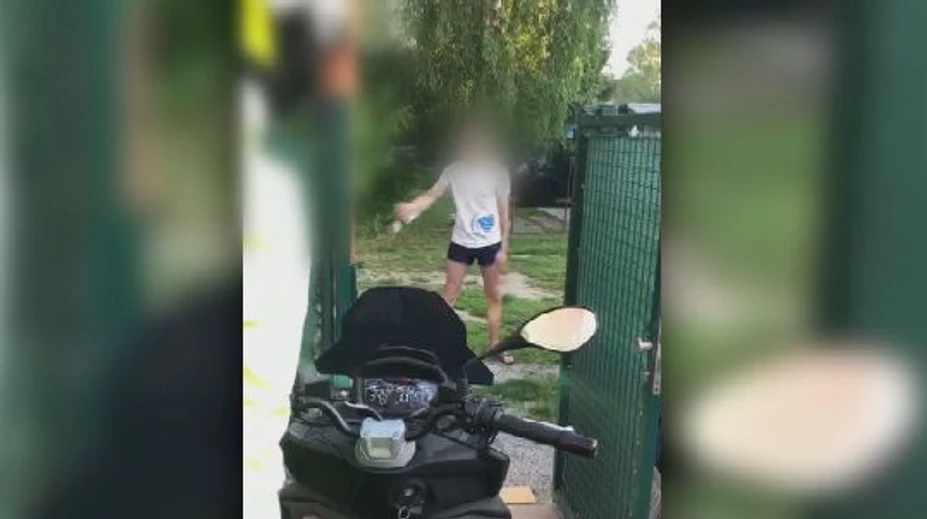 Dráma v Bratislave. Muž terorizuje rodinu už osem rokov, teraz na nich vytiahol sekeru