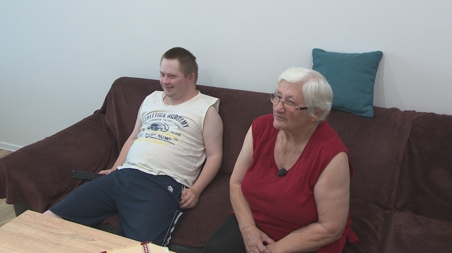 Trápenie pani Heleny a jej postihnutého syna je na konci. Po 10 rokoch sa dočkali spravodlivosti