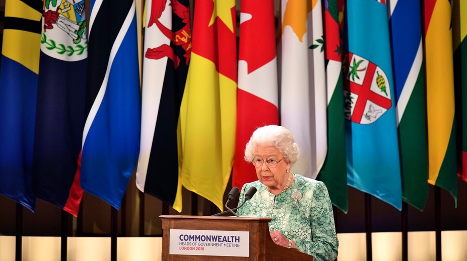 Britská kráľovná podporila Charlesa ako svojho nástupcu