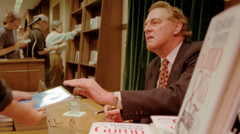 Zomrel autor románu, na ktorého motívy vznikol oscarový film Forrest Gump