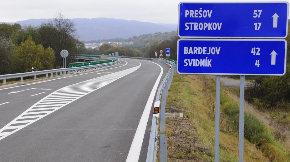Dopravné obmedzenie na východe Slovenska. Vodičov čaká úplná uzávera R4