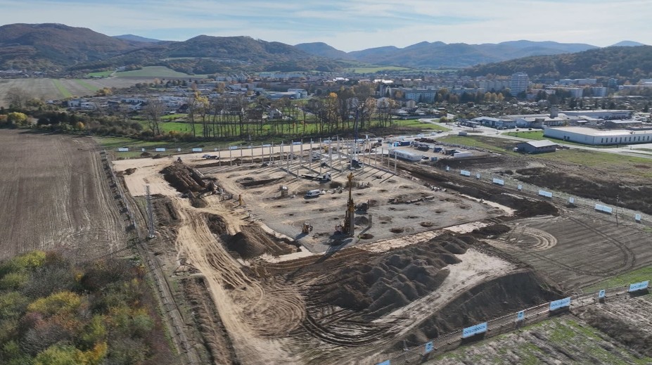 Vo výhľade sú stovky nových pracovných miest. Prinesie ich stavba, ktorá už vyrastá