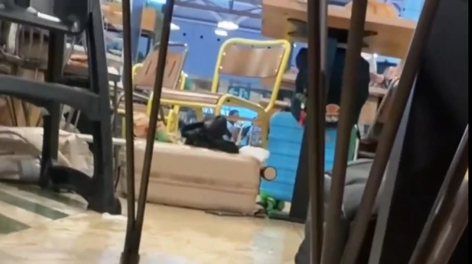 VIDEO: Krik, strach a utekajúci ľudia. Slovenka zažila na obrovskom európskom letisku chvíle hrôzy