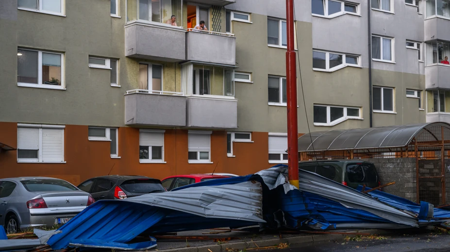 Štát ponúka pomoc ľuďom, ktorým búrky poškodili majetok: Domácnosti môžu požiadať o príspevok