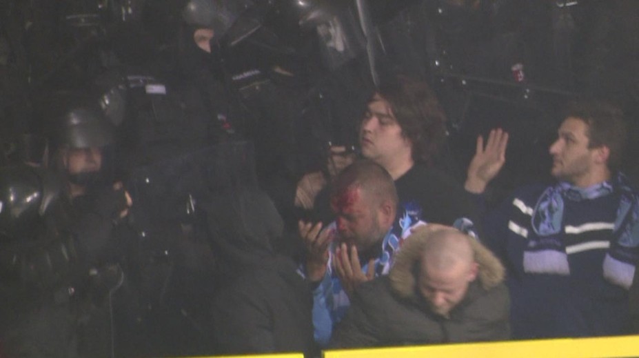 Výtržníci sa vrátili na štadióny. Nezabránil tomu ani kamerový systém