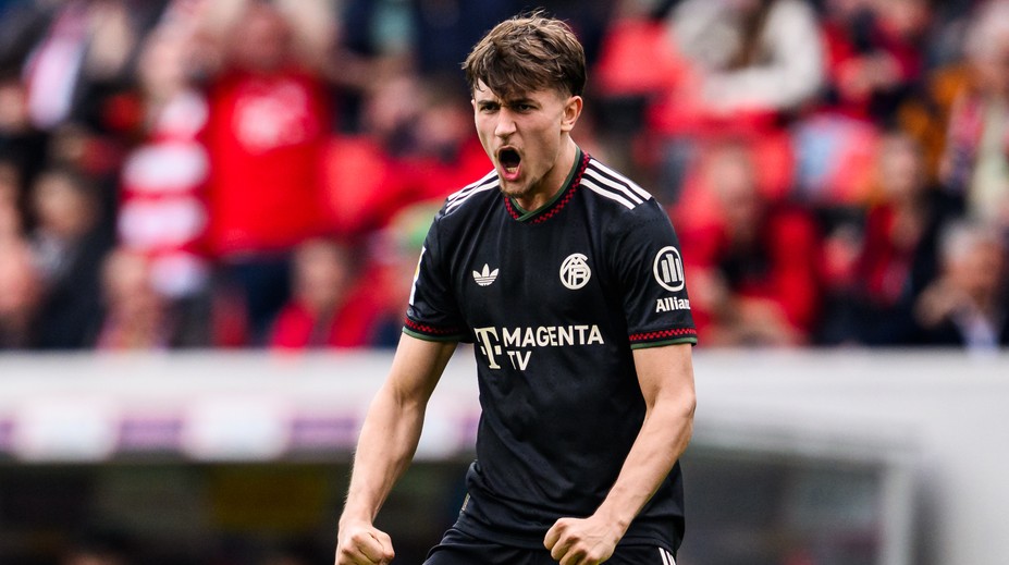 Bayern Mníchov v závere otočil stratený zápas. Wolfsburg s  Vavrom prehral šokujúcim spôsobom