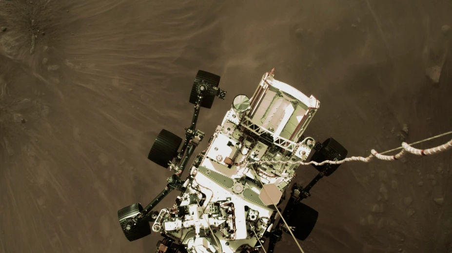 Roveru Perseverance sa podarilo získať z Marsu prvú vzorku hornín