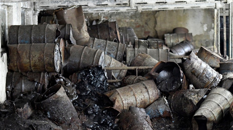 V Strážskom začali s likvidáciou sudov s nebezpečnými PCB látkami