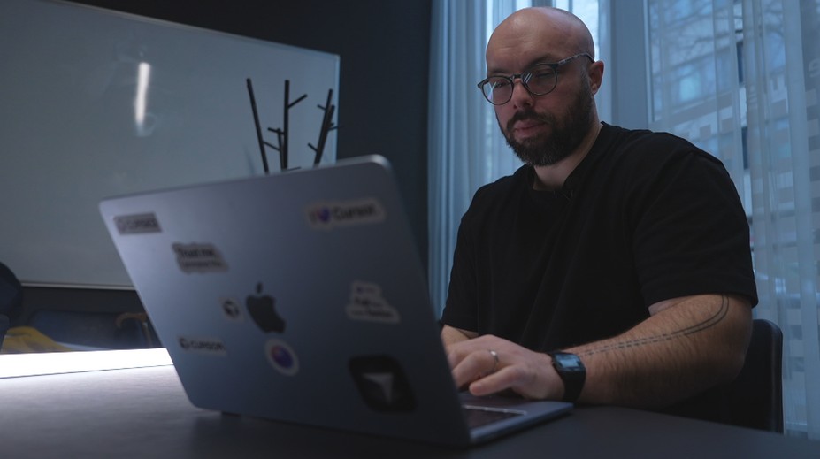 Klasické rozprávky ich už nebavili. Synovi začali vytvárať nové príbehy pomocou umelej inteligencie