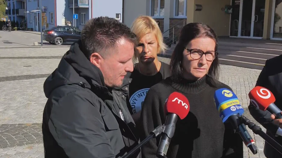 „Prosím, držte nám palce.“ Zlomená riaditeľka školy v Staškove prvýkrát od tragédie prehovorila
