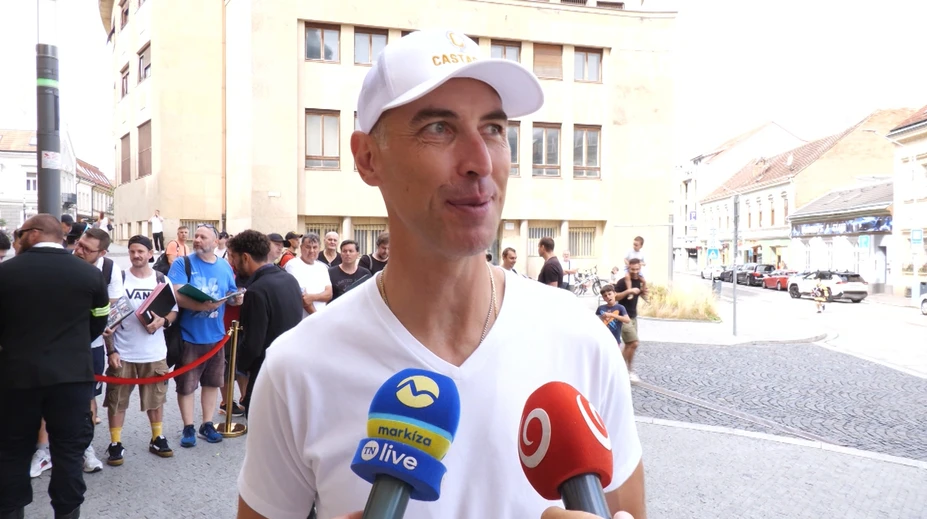 Prítomnosť hokejových legiend v Trenčíne prilákala mnohých. Zdeno Chára prežíva veľký deň