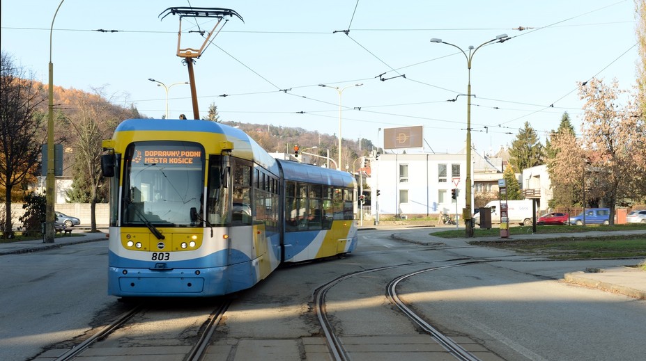 Bratislava a Košice majú problém. Týka sa modernizácie električiek