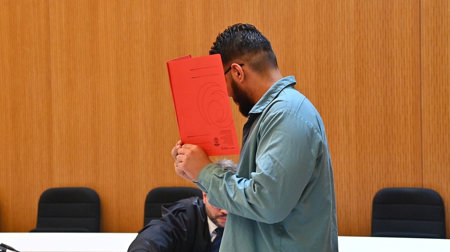 Jeho vražednú jazdu zastavili ľudské telá. Afganec, ktorý v Mníchove autom zabil matku s dcérou, dostal doživotie