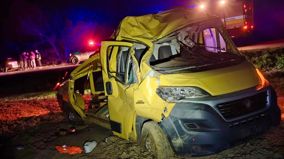 Tragická nehoda pri Komárne. Šoféra (†53) sa nepodarilo zachrániť