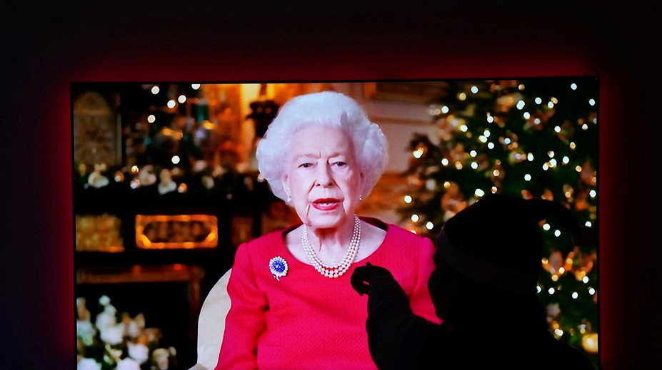 Kráľovná Alžbeta II. vzdala vo svojom tohtoročnom vianočnom príhovore poctu svojmu zosnulému manželovi