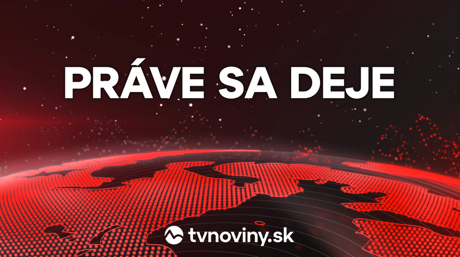 Vážna zrážka policajného a osobného auta. Cesta je úplne uzavretá