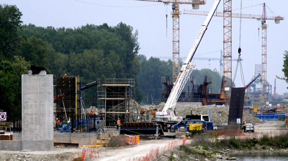 Diaľnica D4 je ohrozená. Môže za to škandál s nekvalitným materiálom