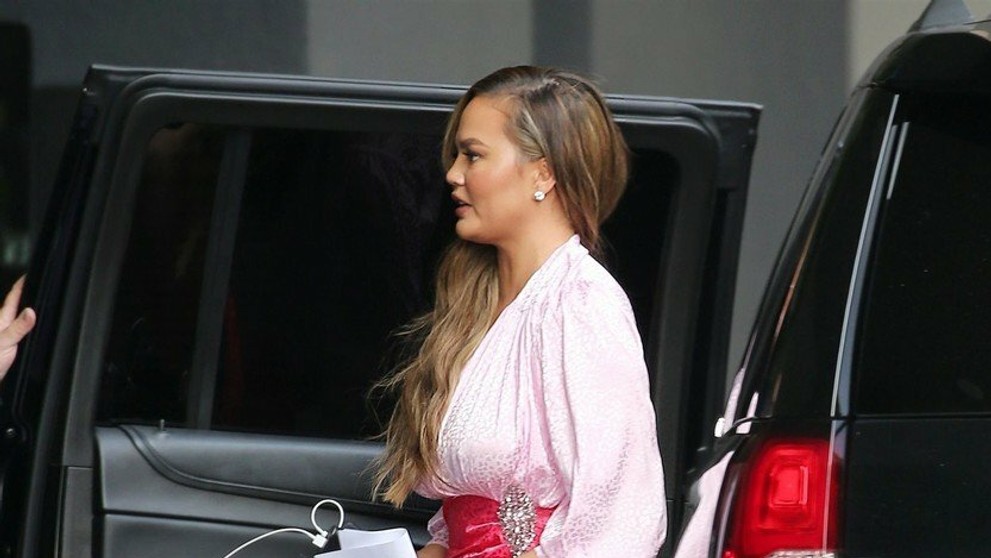 Chrissy Teigen v LA