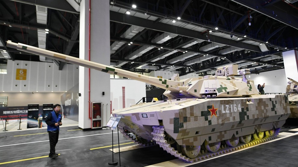 Nový čínsky tank Typ-100.