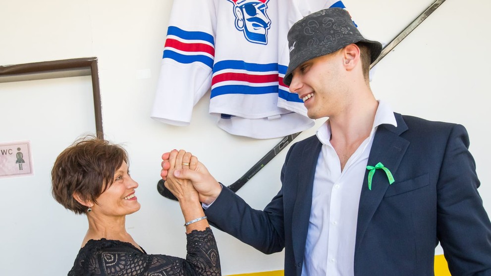 Jurajovi pogratulovala aj jedna z pedagogičiek.