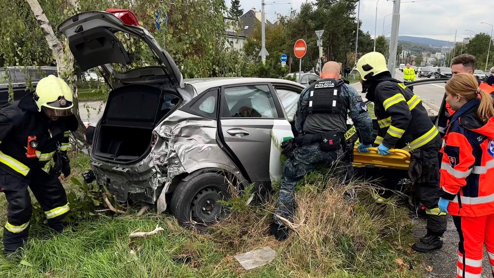 Nehoda na Pražskej v Bratislave.