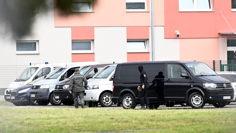 Prokurátor navrhuje väzbu pre obvineného zo streľby na premiéra, rozhodne ŠTS