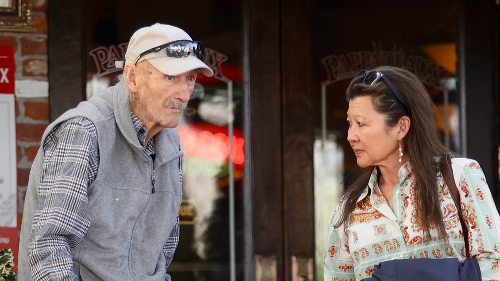 Gene Hackman s manželkou Betsy na snímke z marca 2024.