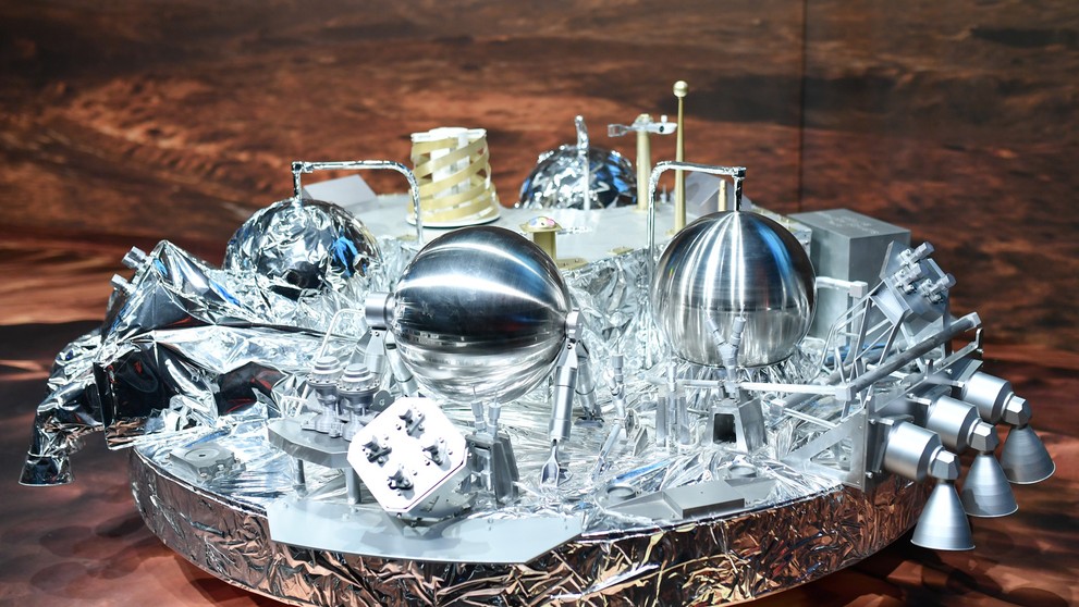 Model sondy Schiaparelli.