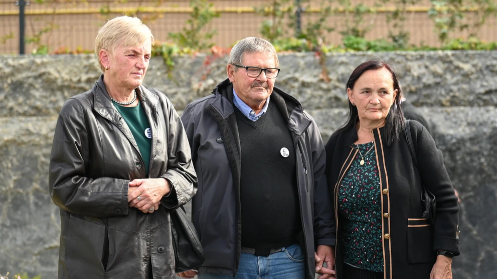 Na snímke zľava Zlatica Kušnírová, matka Martiny Kušnírovej a Jozef Kuciak  a Jana Kuciaková, rodičia Jána Kuciaka