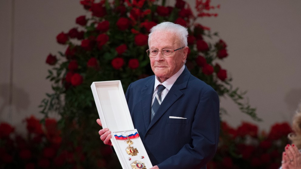 Otto Šimko si prebral štátne vyznamenanie Rad Ľudovíta Štúra II. triedy