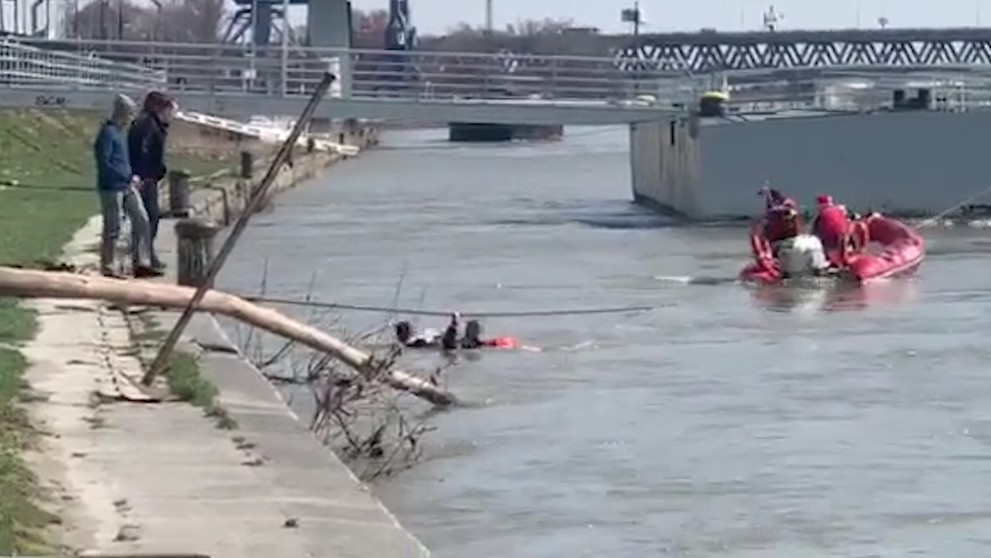 Záchrana ženy z Dunaja.