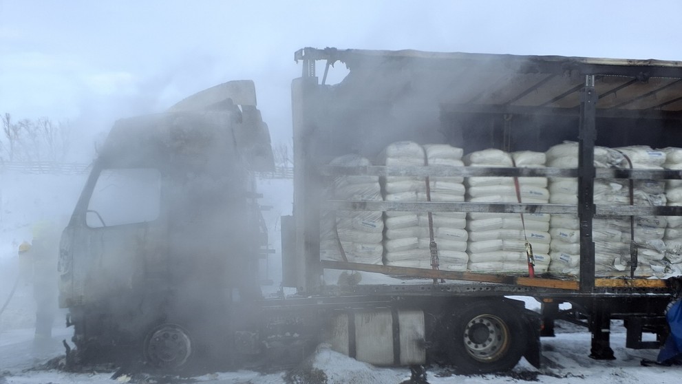 Požiar kamiónu na R4