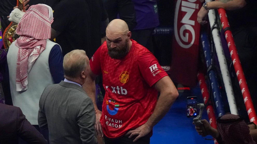 Tyson Fury počas rozhovoru po prehre v odvete s Oleksandrom Usykom.