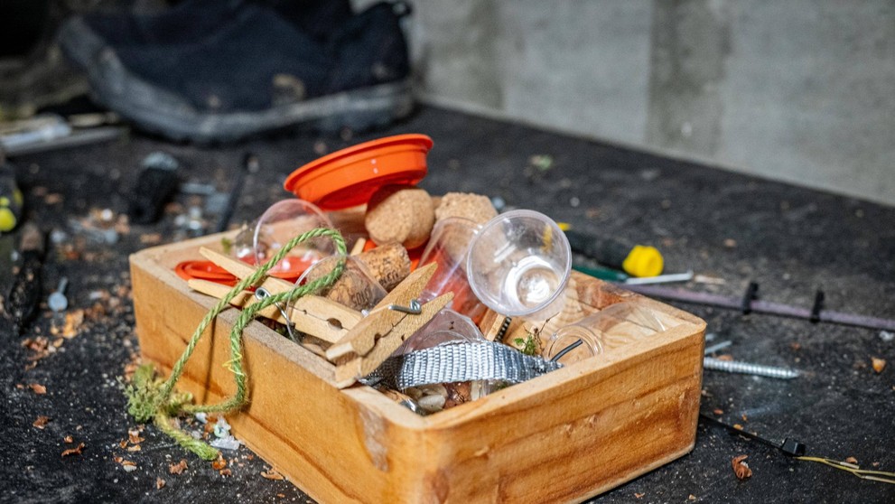 Krabica s náradím.