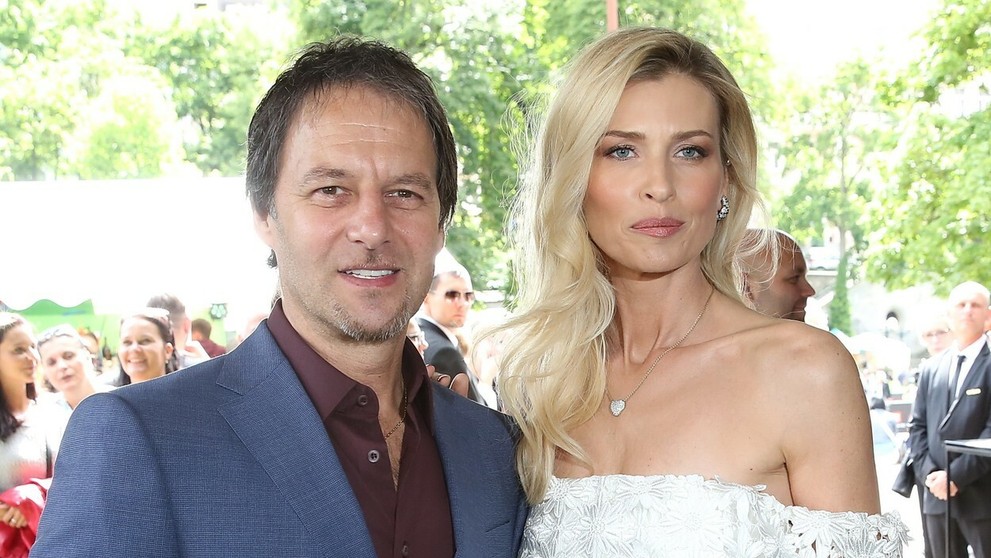 Habera s prekrásnou manželkou v Karlových Varoch. Ako z Hollywoodu