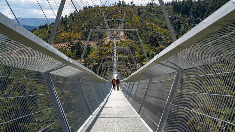 Najdlhší visutý most pre peších na svete je v Portugalsku